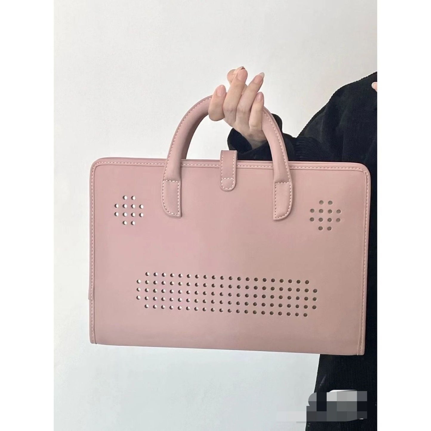 Soft Armor Set – PĂşder szĂnű laptoptáska Ă©s ajándĂ©k teknĹ‘s kulcstartĂł